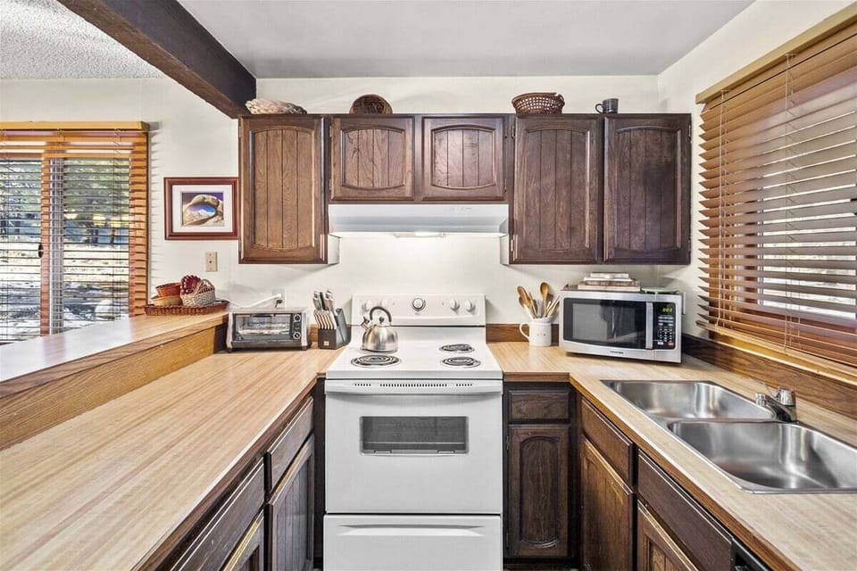 Fully equipped kitchen
