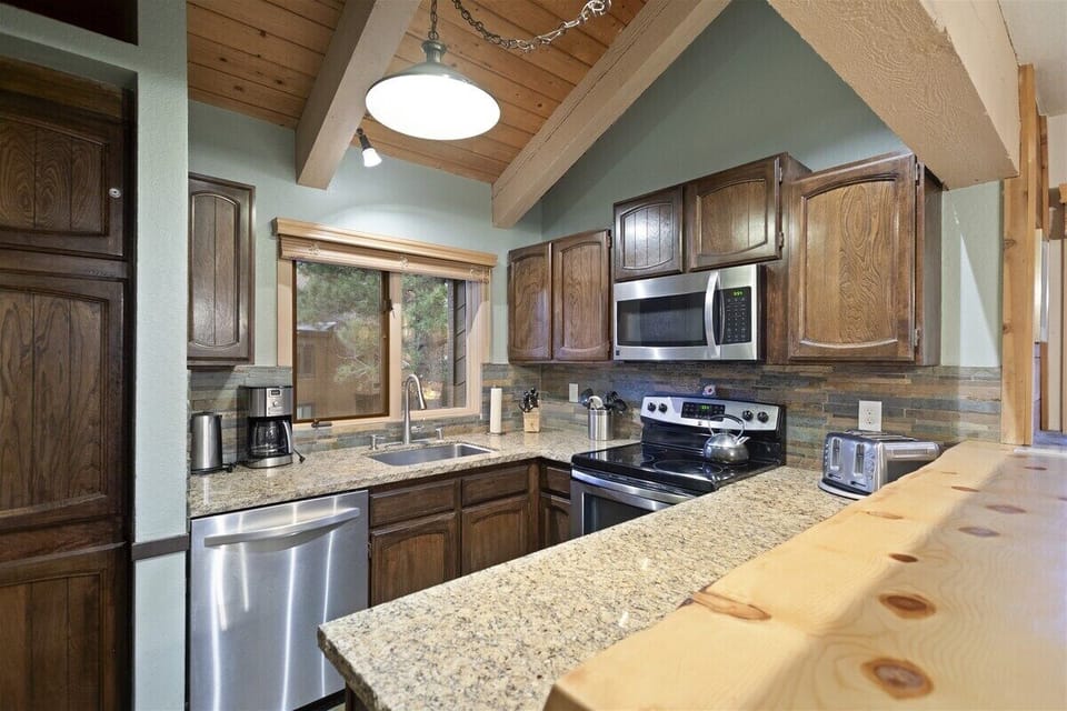 Fully Equipped Upgraded Kitchen