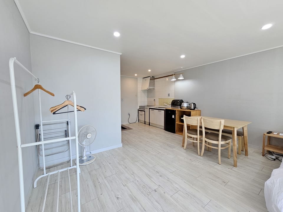 Room (40m²) | Free WiFi