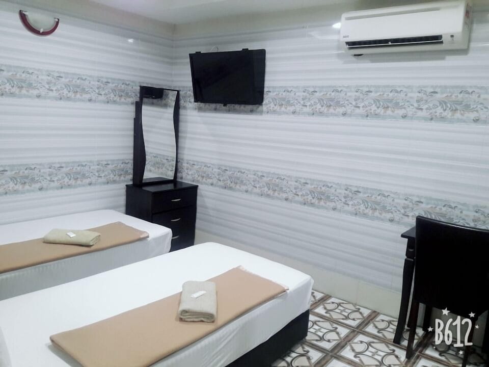 Double Room | WiFi (free), bed sheets