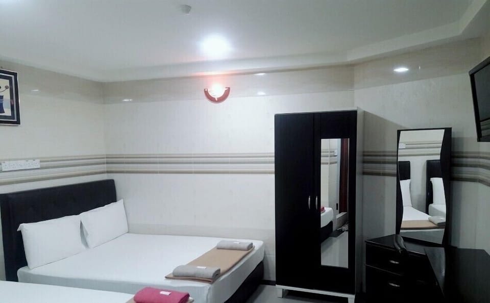 Double Room | WiFi (free), bed sheets