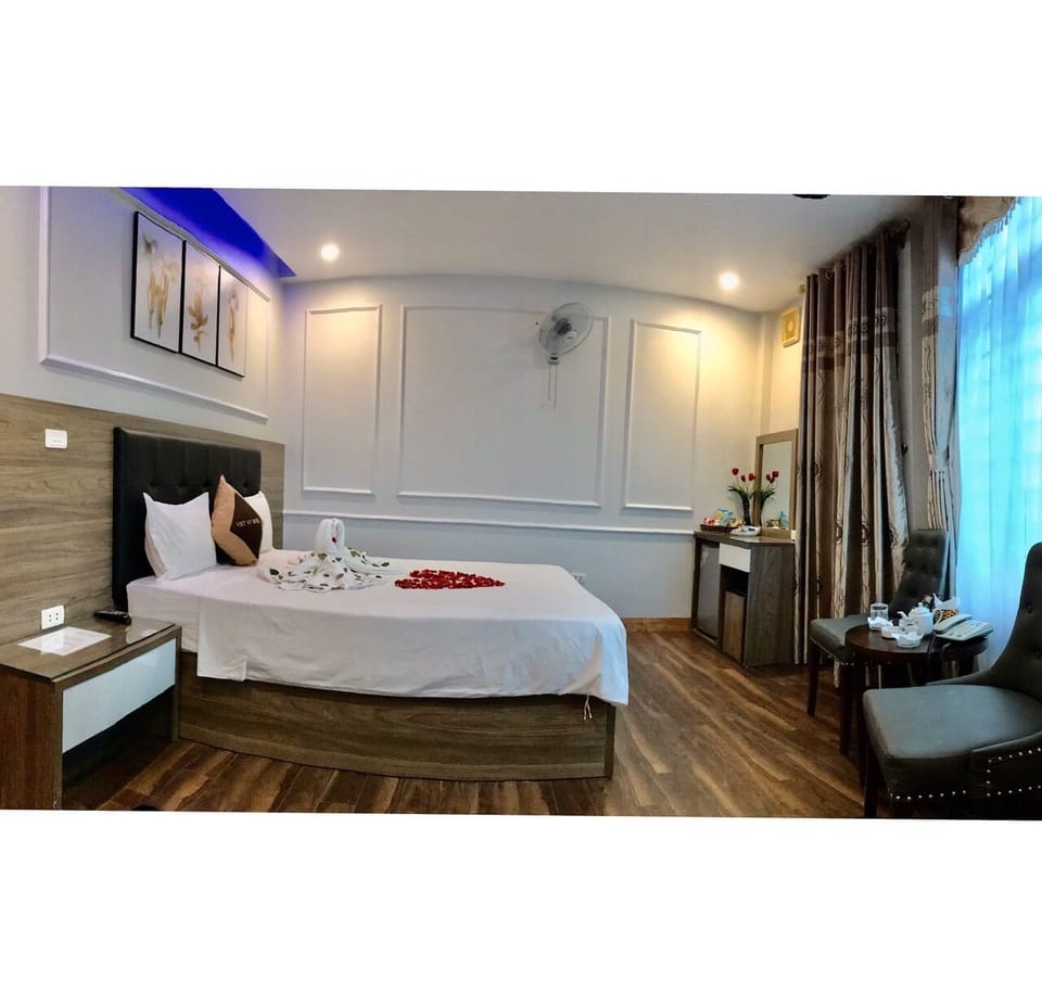 Executive Double Room | Minibar, desk, soundproofing, free WiFi