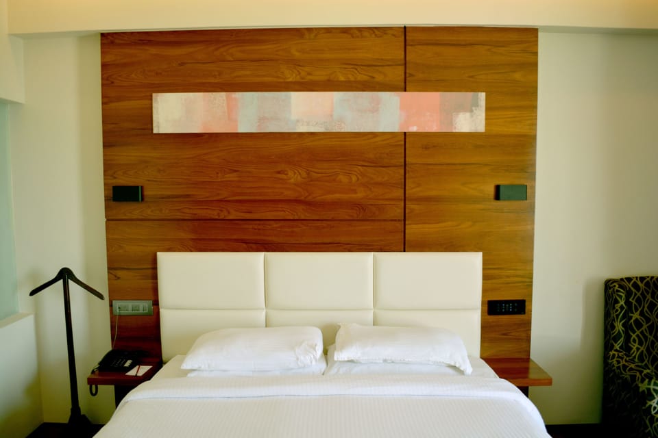 Elite Room | Minibar, in-room safe, WiFi (free), bed sheets