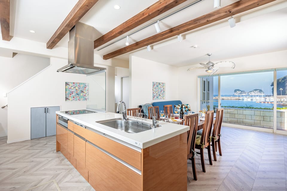 Private Vacation Home | Private kitchen | Fridge, microwave, stovetop, electric kettle