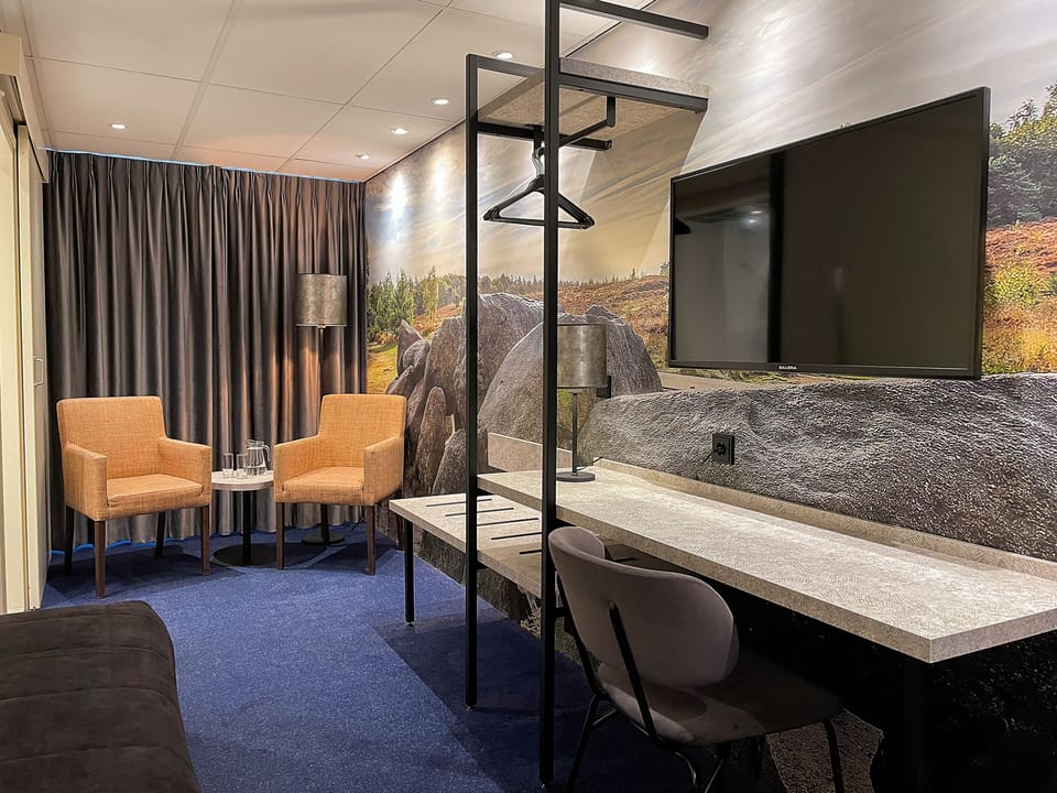 Double Room | Premium bedding, in-room safe, desk, blackout drapes