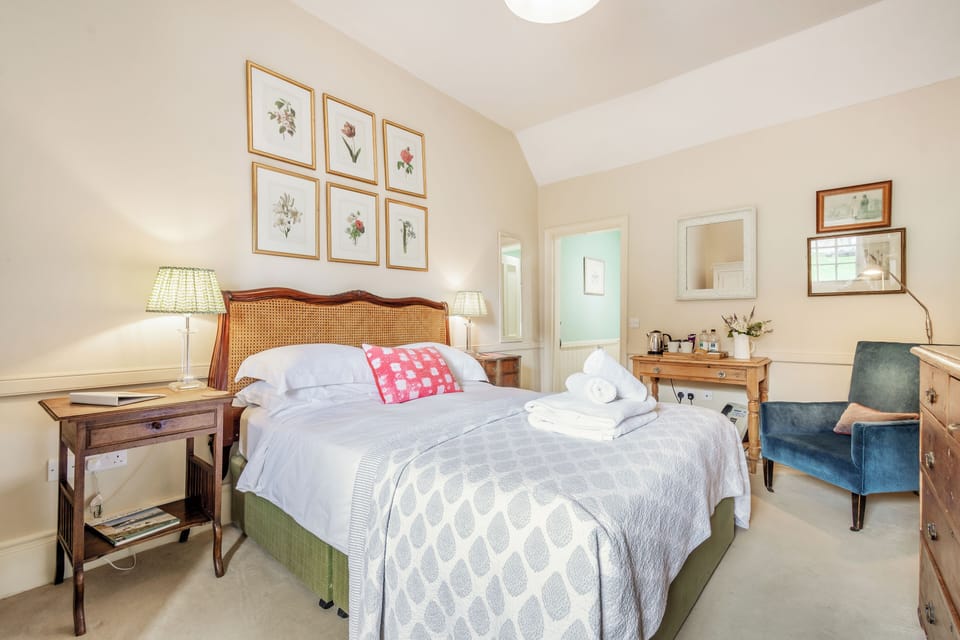 In-room safe, iron/ironing board, free WiFi, bed sheets