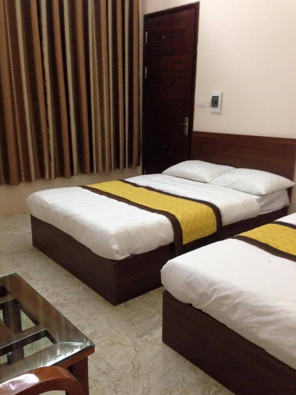 Triple Room | Minibar, desk, free WiFi, bed sheets