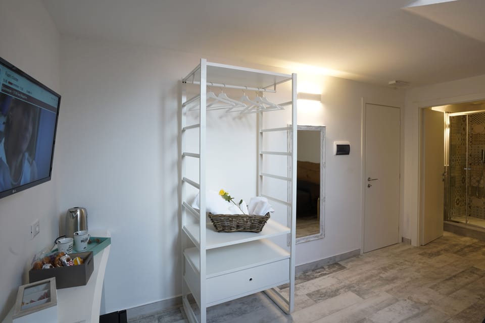 Classic Double Room | Minibar, desk, cribs (free), WiFi (free)