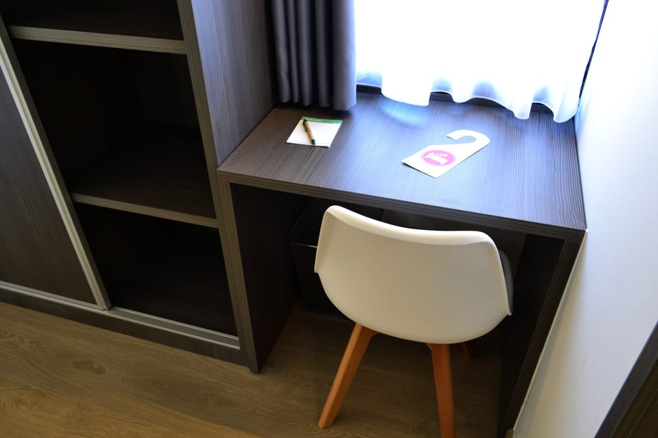 Economy Twin Room | Desk, blackout drapes, soundproofing, free WiFi