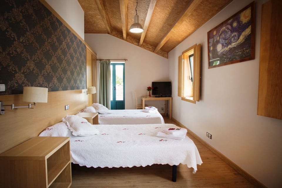 Triple Room, Private Bathroom | Blackout drapes, soundproofing, free cribs/infant beds, rollaway beds