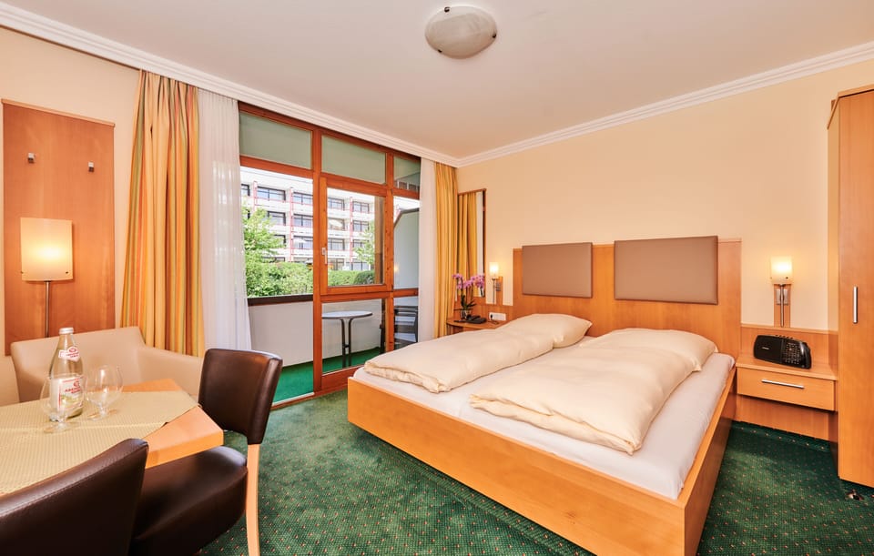 1 bedroom, in-room safe, free WiFi, bed sheets