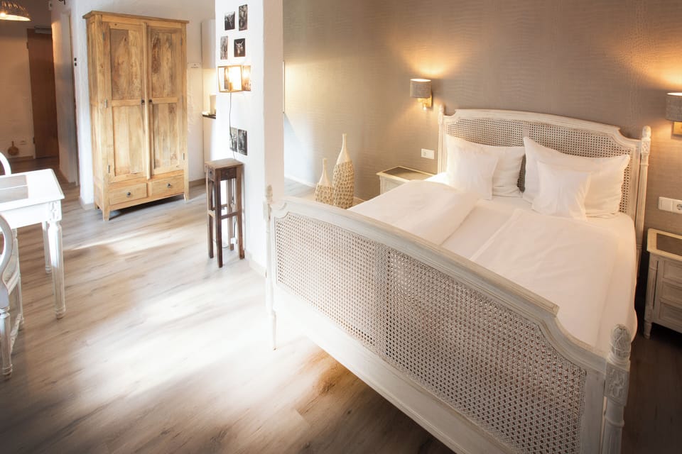 Comfort Double Room | Hypo-allergenic bedding, desk, free WiFi, bed sheets