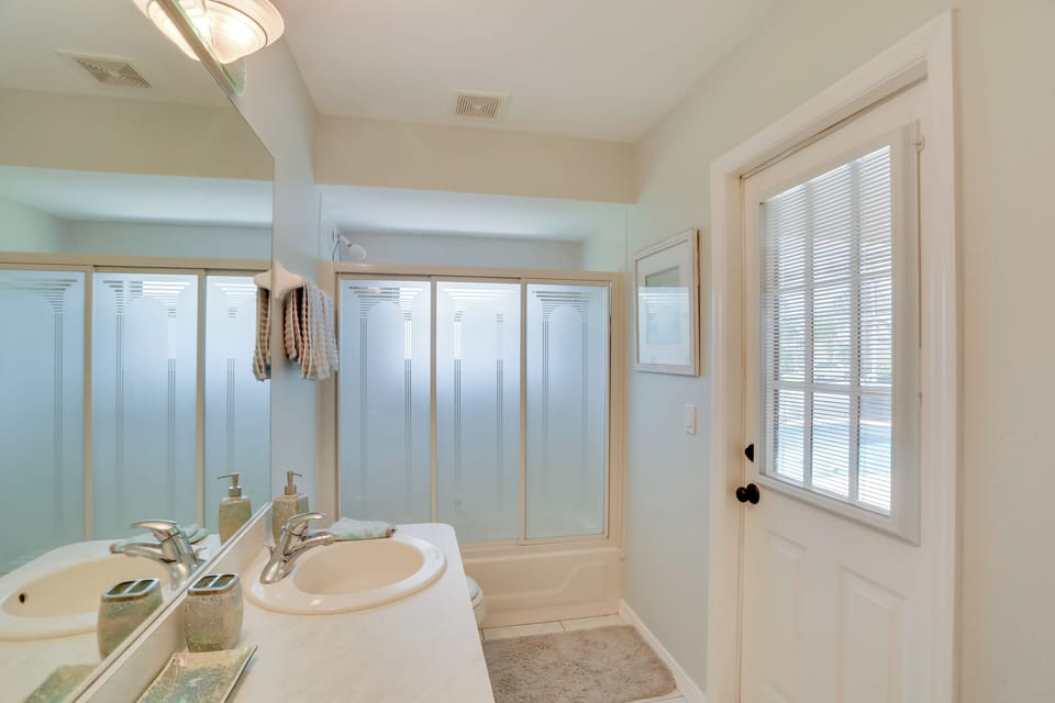 Full Bathroom