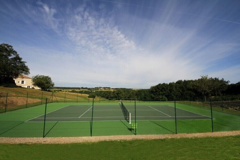 Tennis court