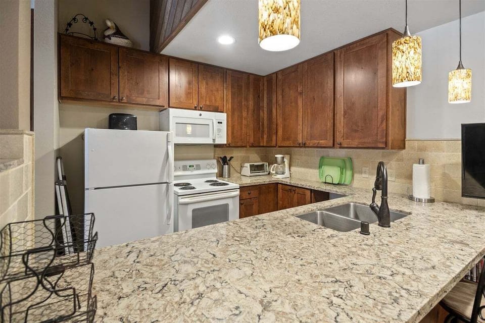 Upgraded Kitchen Granite Counter Bar Area