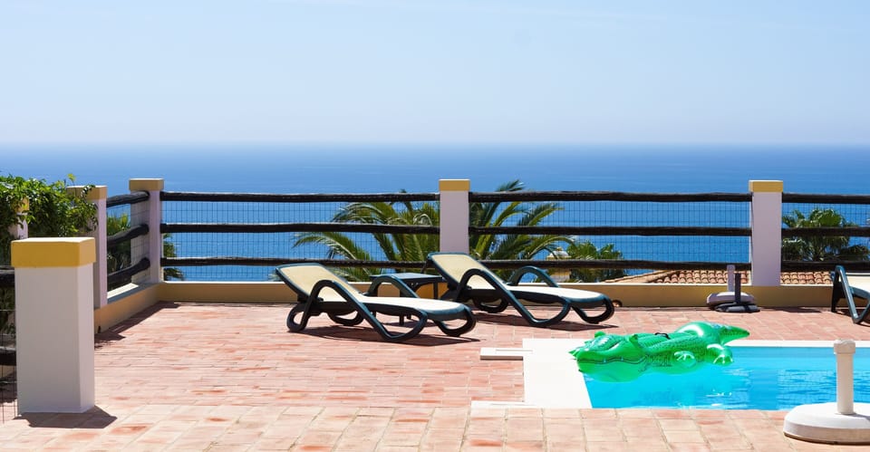 Our position makes for panoramic, uninterrupted views!