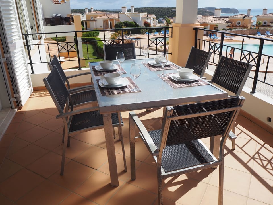 Balcony - al fresco dining