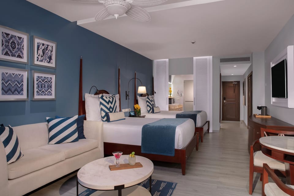 1 bedroom, minibar (free items), in-room safe, desk