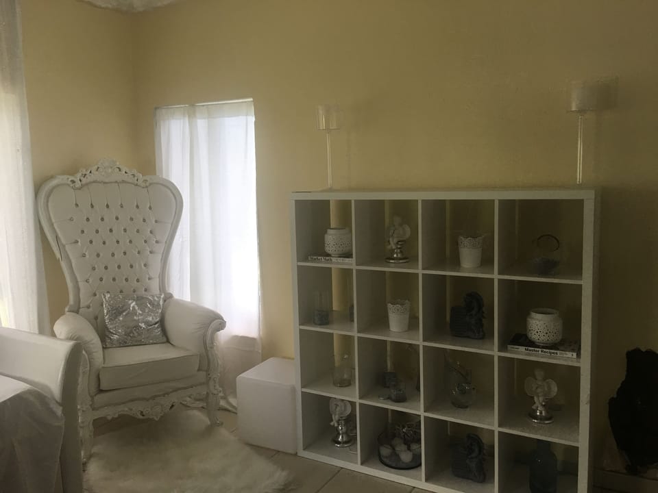 Royal chair perfect for selfie