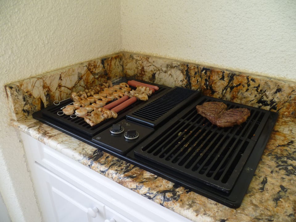New jenn-aire outside grille, wet bar and fridge