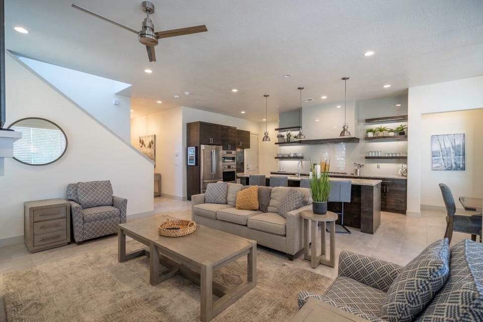 Open floor plan allows for groups to easily gather together for hang out or mealtime!