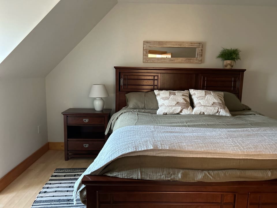 Upstairs king bedroom