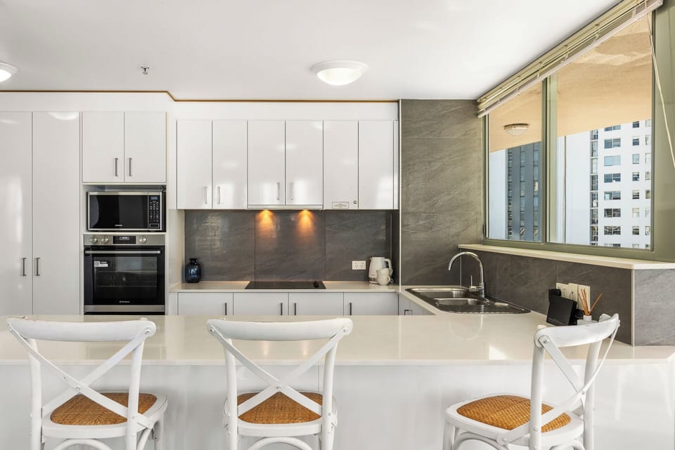 Deluxe Apartment, 3 Bedrooms, Ensuite, Ocean View | Private kitchen | Full-size fridge, microwave, oven, stovetop