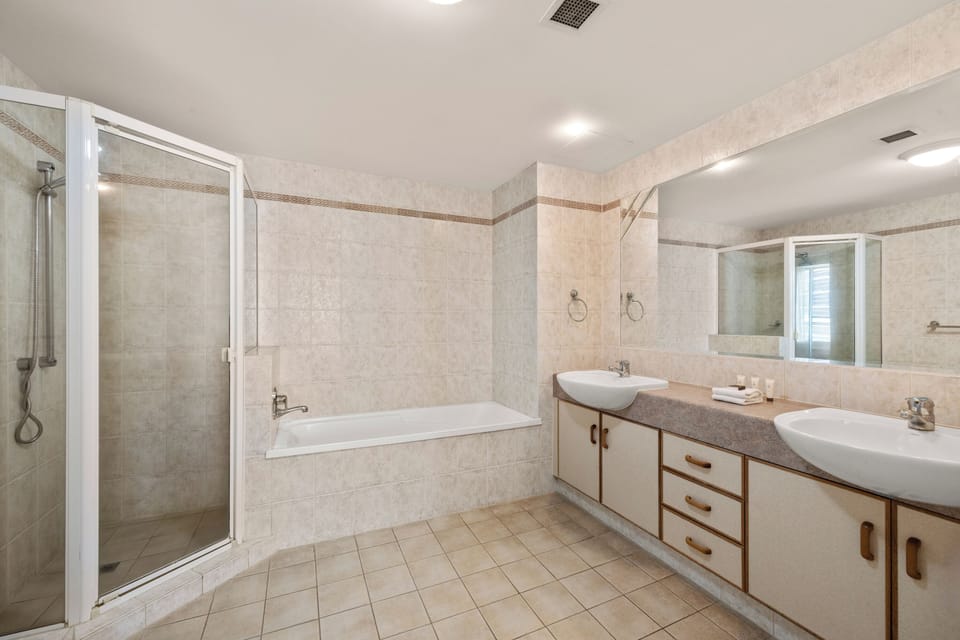 Holiday Holiday Sun City Apartments Hotel in Surfers Paradise Boulevard