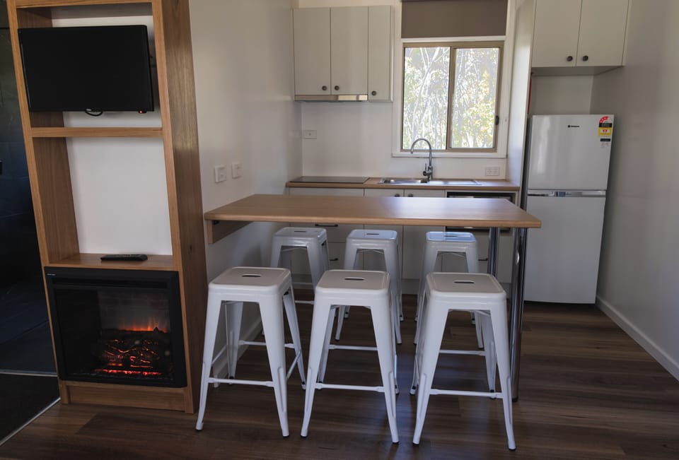 2 Bedroom Upgraded Chalet | Private kitchen