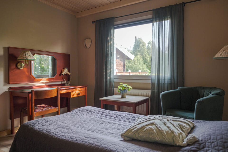 Standard Double or Twin Room, 2 Twin Beds, Non Smoking, Garden View | Desk, blackout drapes, WiFi (free), individually decorated