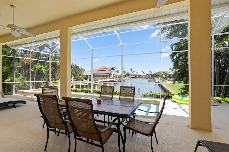 Pool dining area
