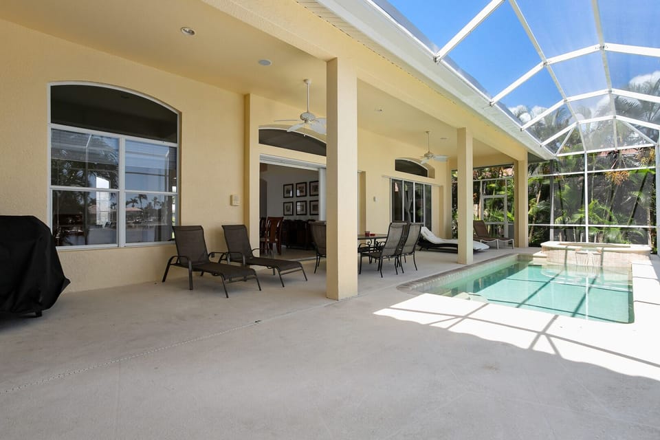 Pool Lanai