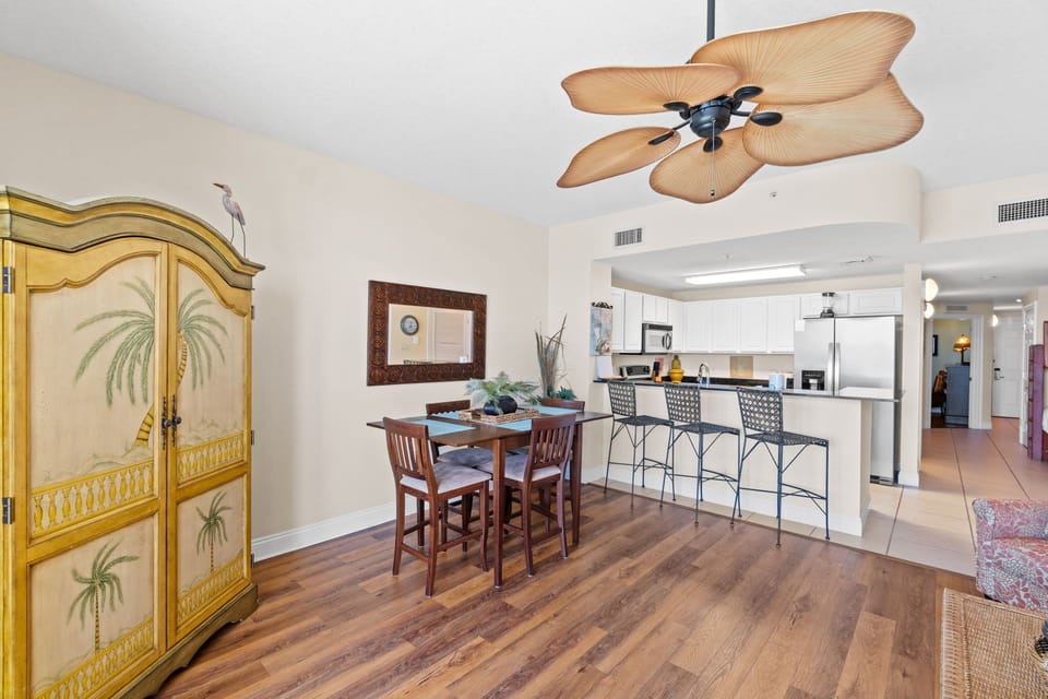 Dining table with seating for 4.