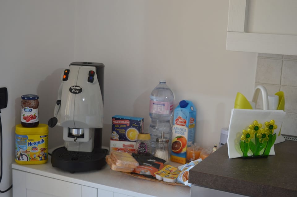 Double Room, Shared Bathroom | Shared kitchen | Shared fridge, electric kettle