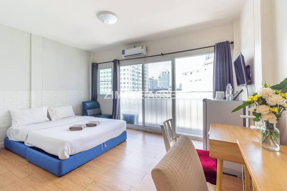 Deluxe Double Room | Desk, free WiFi, bed sheets