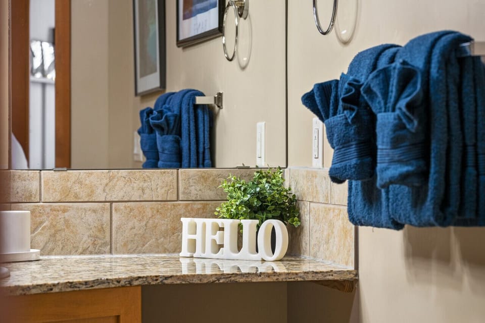 `Awesome and clean place. Great community area and a comfy place to relax after a day off hiking or skiing`