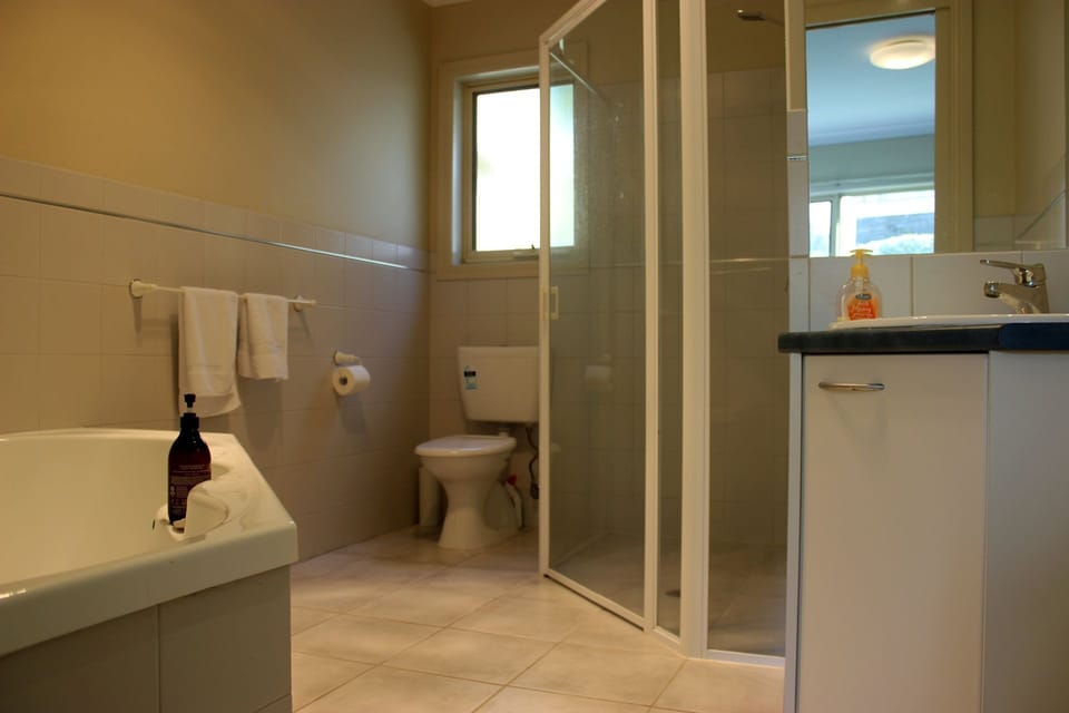 Ensuite of master bedroom