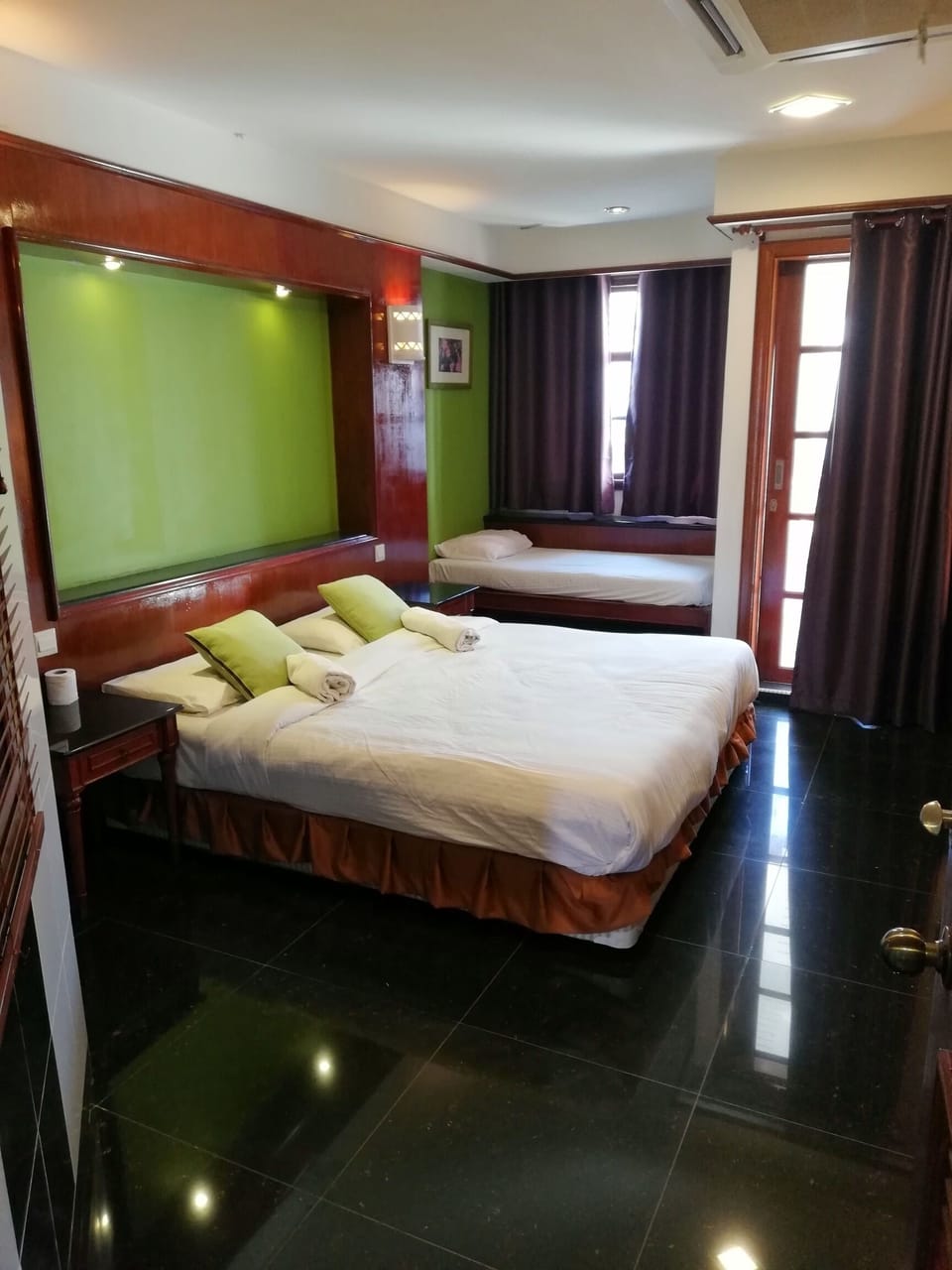 Deluxe Water Chalet Type A | Desk, soundproofing, iron/ironing board, bed sheets