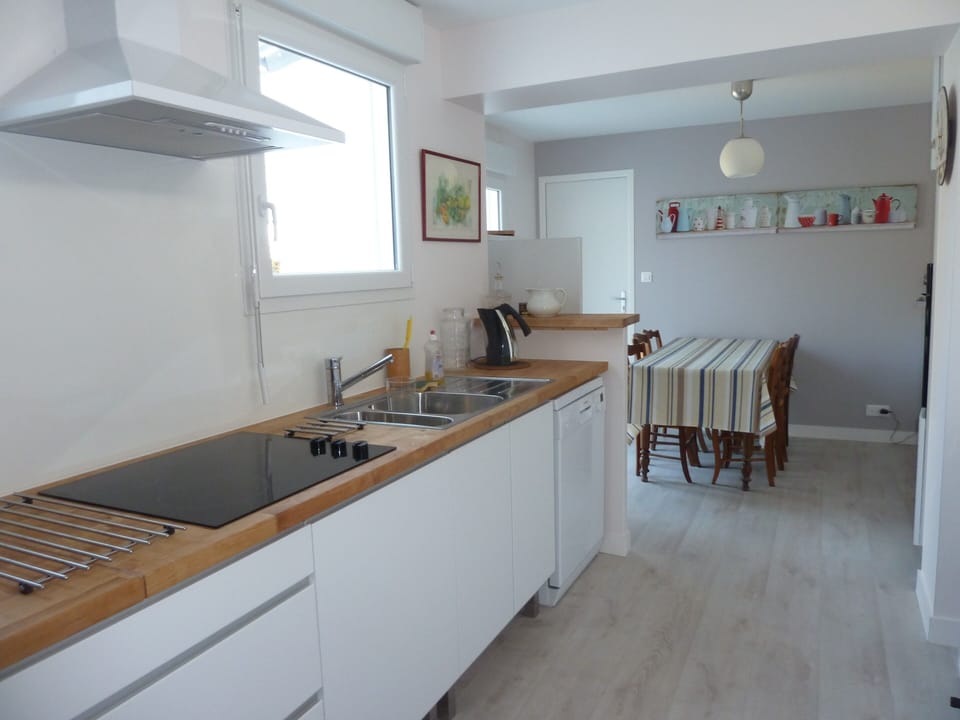 Kitchen and dining-room