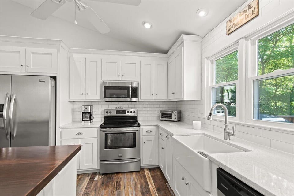 Beautifully updated kitchen with stainless steel appliances. 