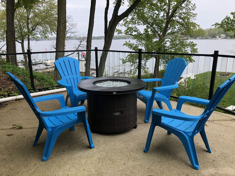 Gas fire pit at lower level balcony 