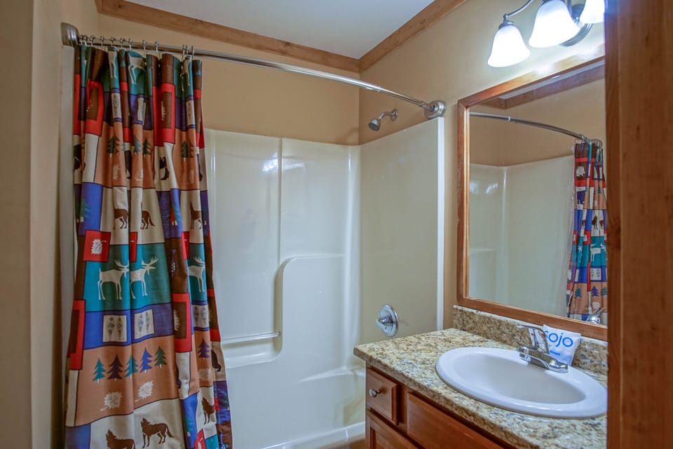 This is a shared bathroom on the 3rd floor.