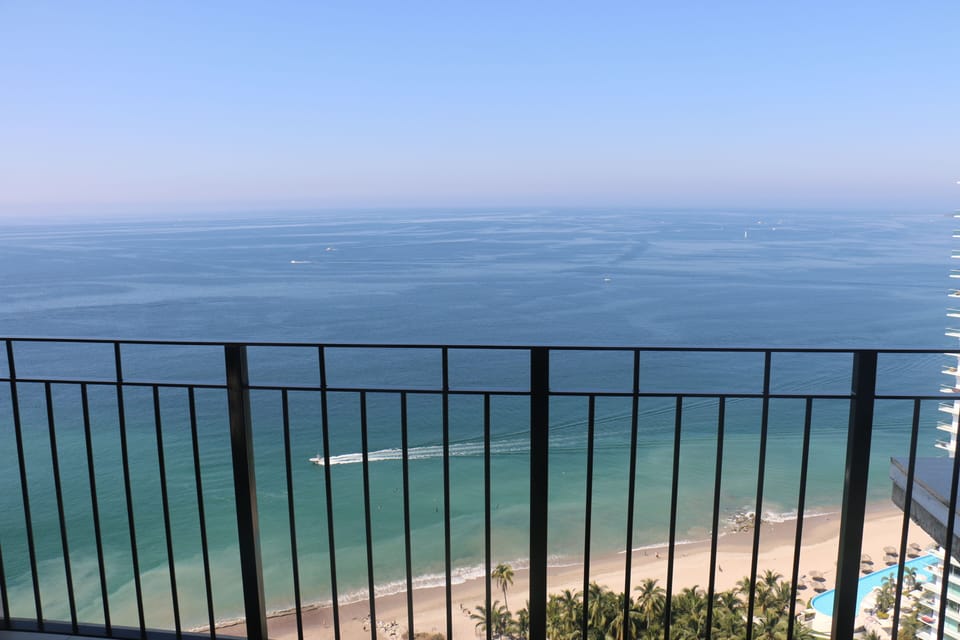 Beach Front Views. Living Room.