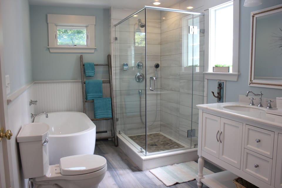 Custom First Floor Bath