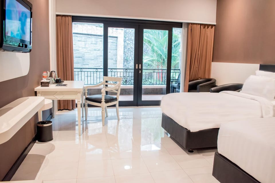 In-room safe, desk, free WiFi, bed sheets