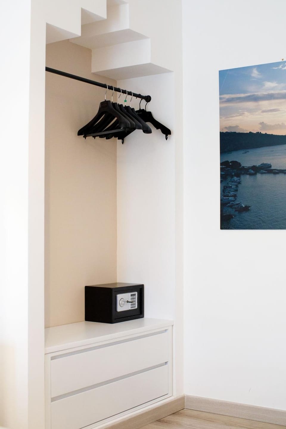 Classic Double or Twin Room, Non Smoking | Minibar, in-room safe, individually decorated, individually furnished