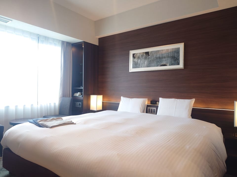 airweave · King Double/Shower Booth | In-room safe, desk, blackout drapes, free WiFi
