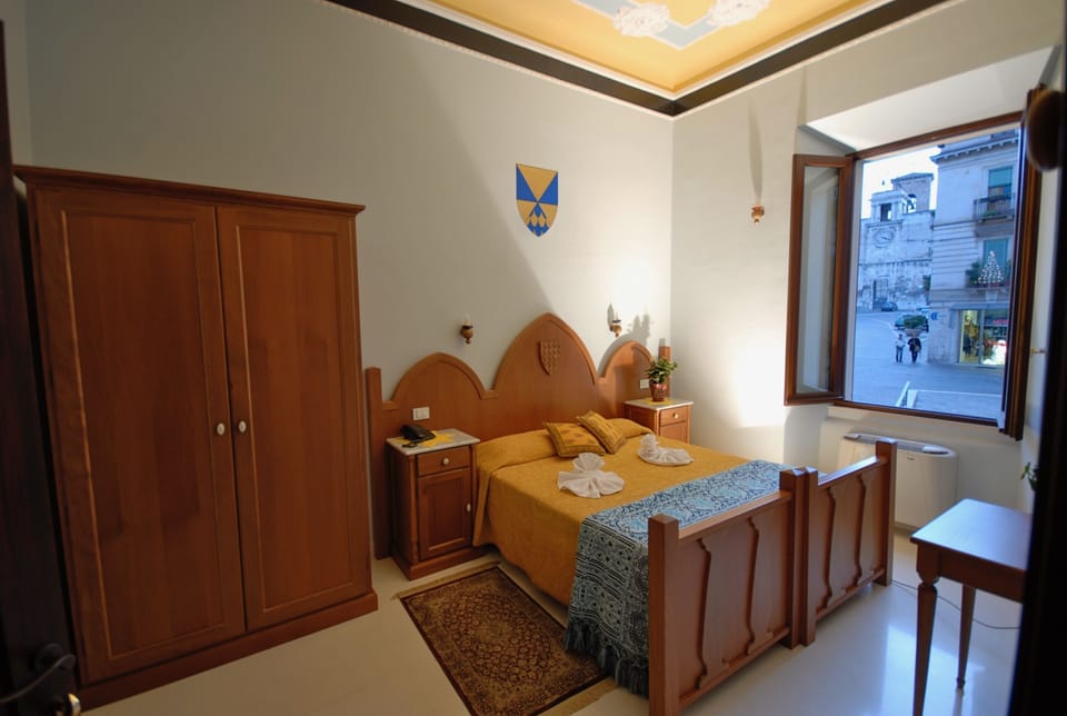 1 bedroom, in-room safe, desk, soundproofing