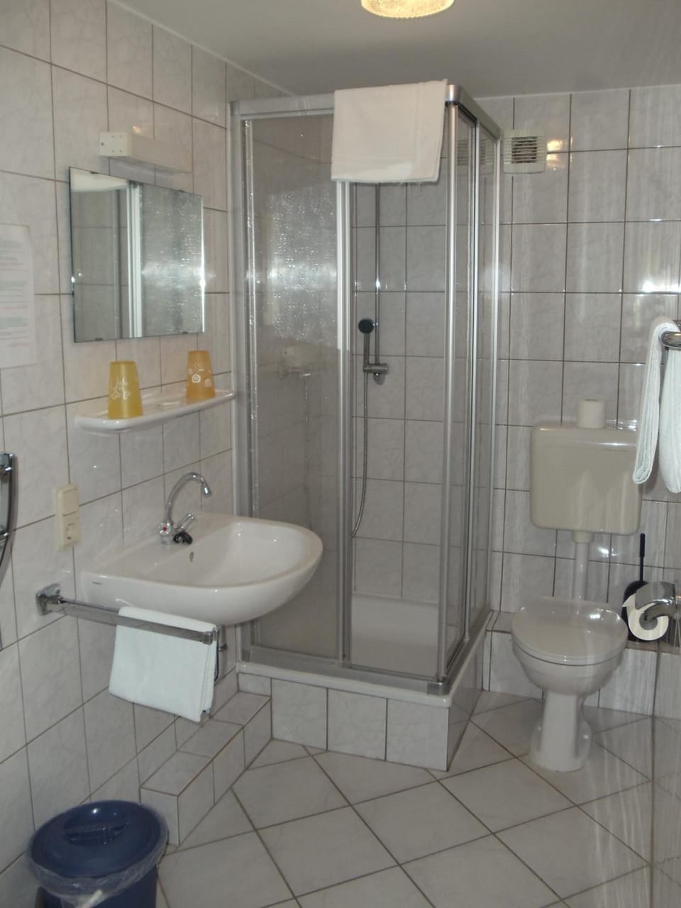 Shower, towels