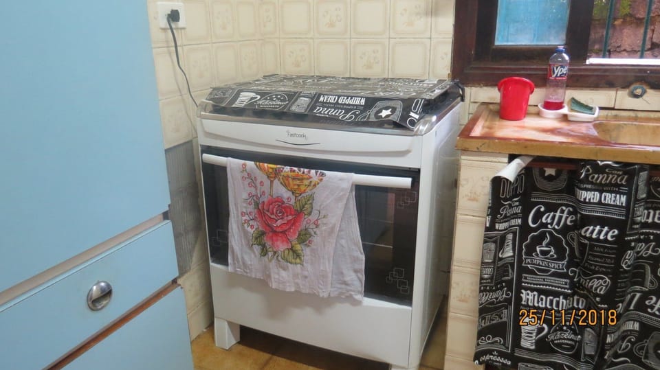 Basic House, Multiple Beds, Courtyard View | Private kitchen | Oven, rice cooker, cookware/dishes/utensils